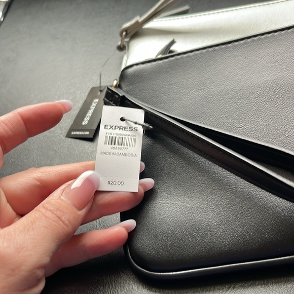 Express evening pouches NWT - Picture 2 of 2